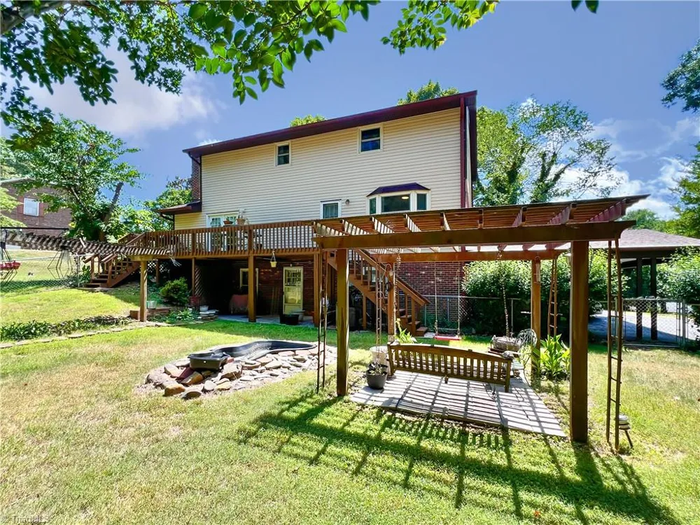 4205 Gardenspring Drive Clemmons, NC 27012
