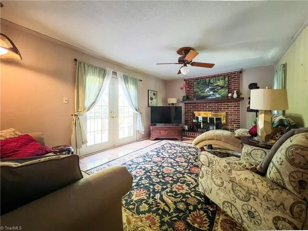 4205 Gardenspring Drive Clemmons, NC 27012