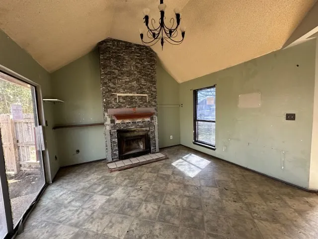 548 Spring River Drive Martindale, TX 78655