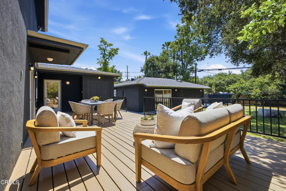 168 Lamour Drive La Canada Flintridge, CA 91011