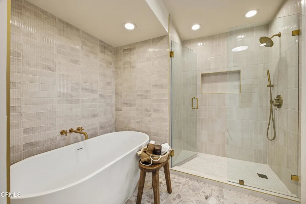 168 Lamour Drive La Canada Flintridge, CA 91011