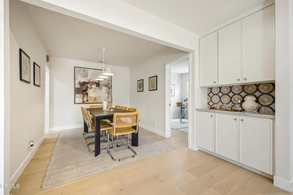 168 Lamour Drive La Canada Flintridge, CA 91011