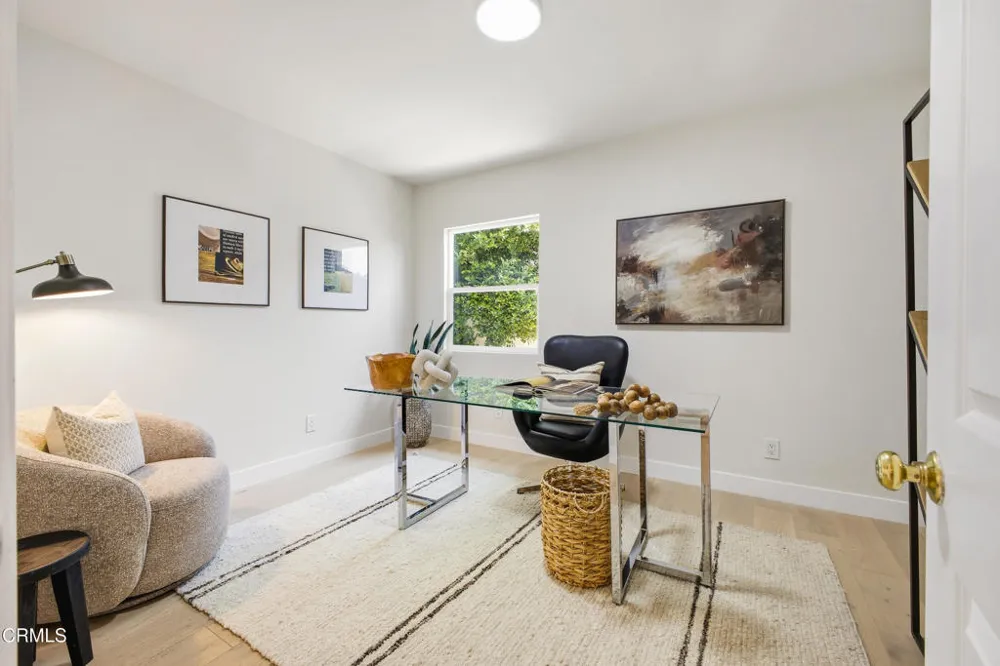 168 Lamour Drive La Canada Flintridge, CA 91011