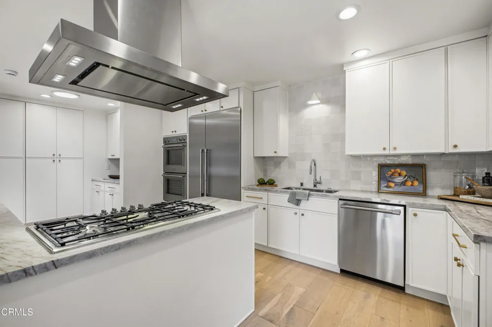 168 Lamour Drive La Canada Flintridge, CA 91011