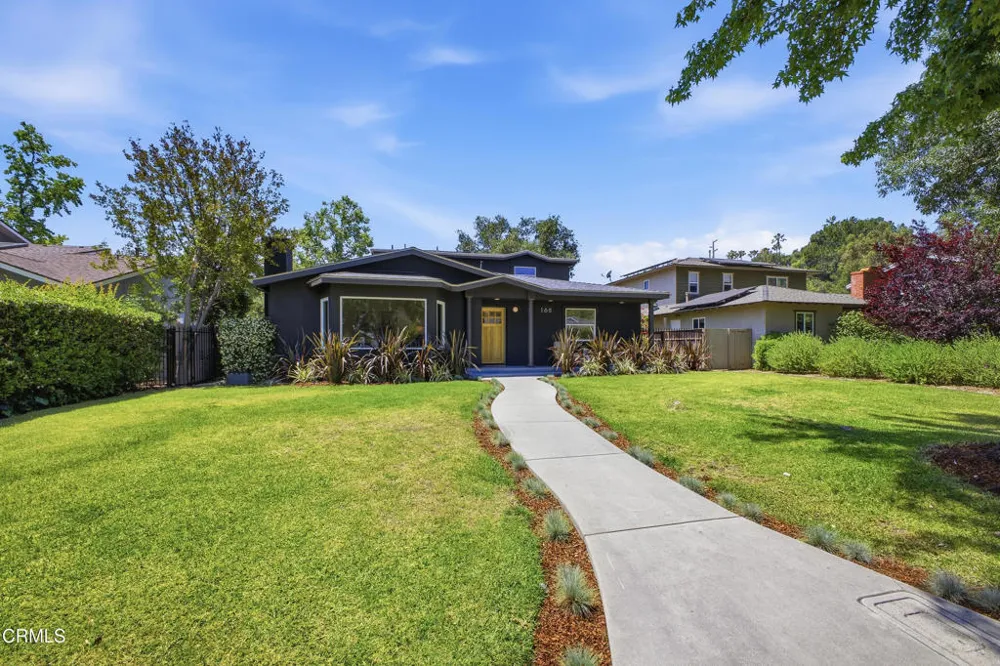 168 Lamour Drive La Canada Flintridge, CA 91011