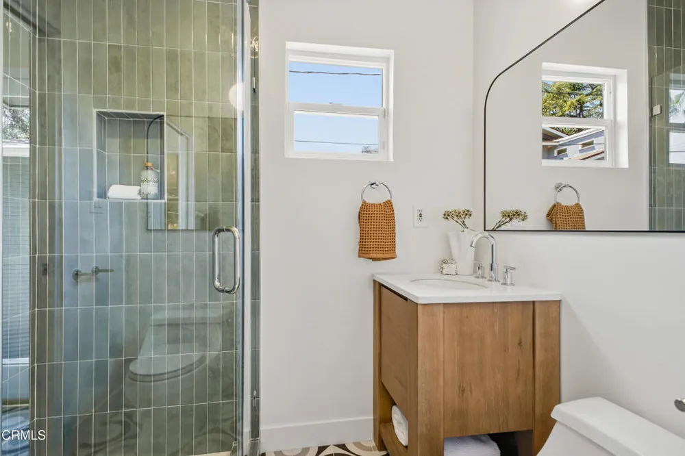 168 Lamour Drive La Canada Flintridge, CA 91011