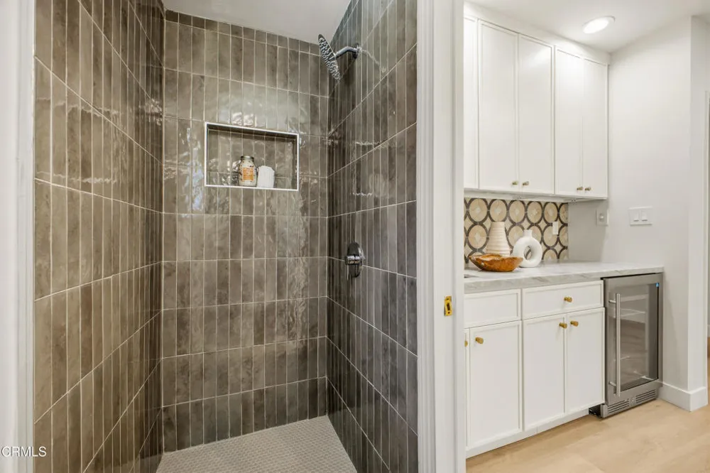 168 Lamour Drive La Canada Flintridge, CA 91011