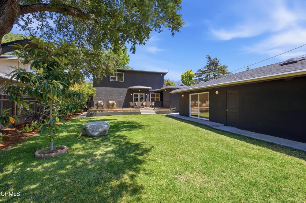 168 Lamour Drive La Canada Flintridge, CA 91011