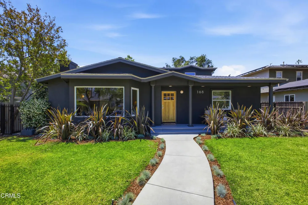 168 Lamour Drive La Canada Flintridge, CA 91011