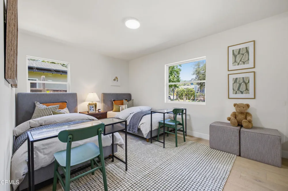 168 Lamour Drive La Canada Flintridge, CA 91011