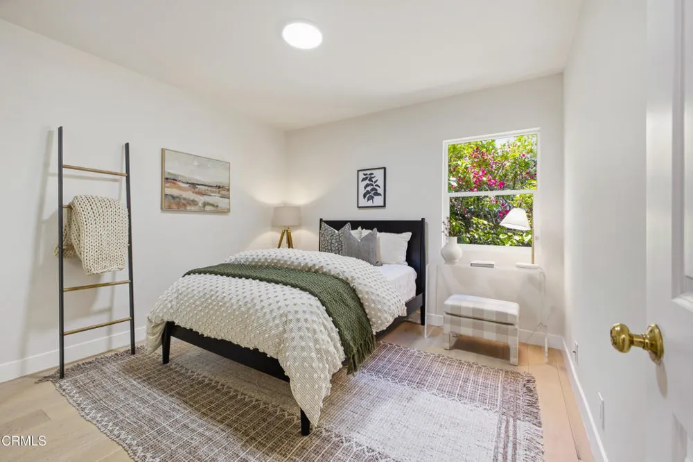 168 Lamour Drive La Canada Flintridge, CA 91011