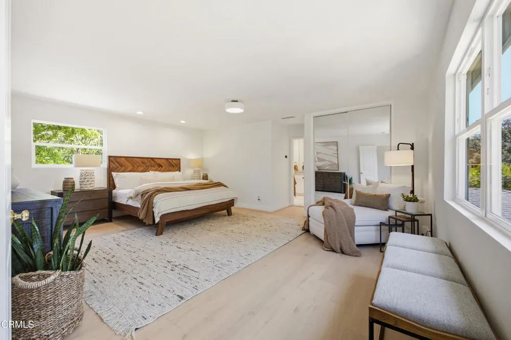 168 Lamour Drive La Canada Flintridge, CA 91011