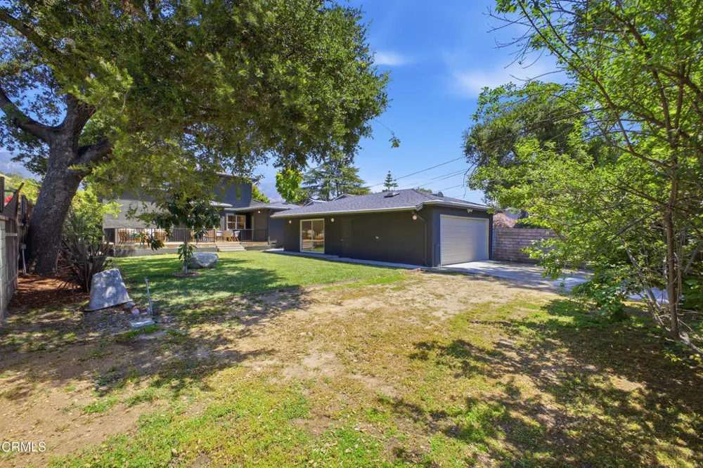 168 Lamour Drive La Canada Flintridge, CA 91011
