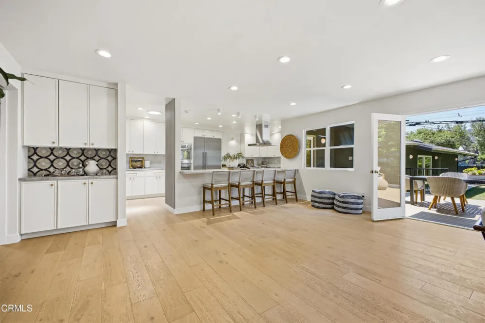 168 Lamour Drive La Canada Flintridge, CA 91011