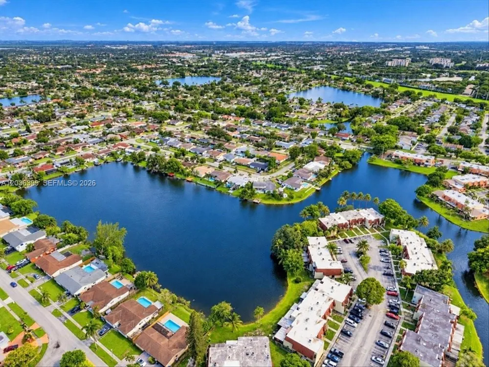 8902 Palm Tree Ln #8902 Pembroke Pines, FL 33024