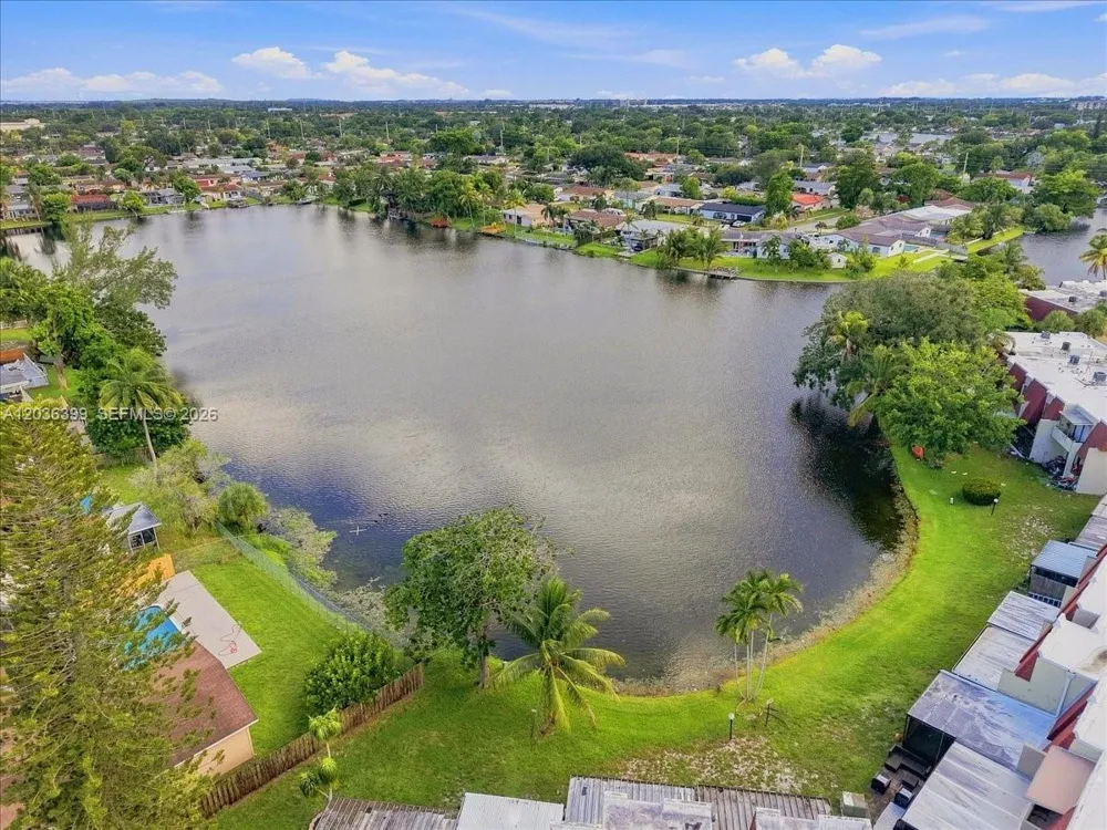8902 Palm Tree Ln #8902 Pembroke Pines, FL 33024