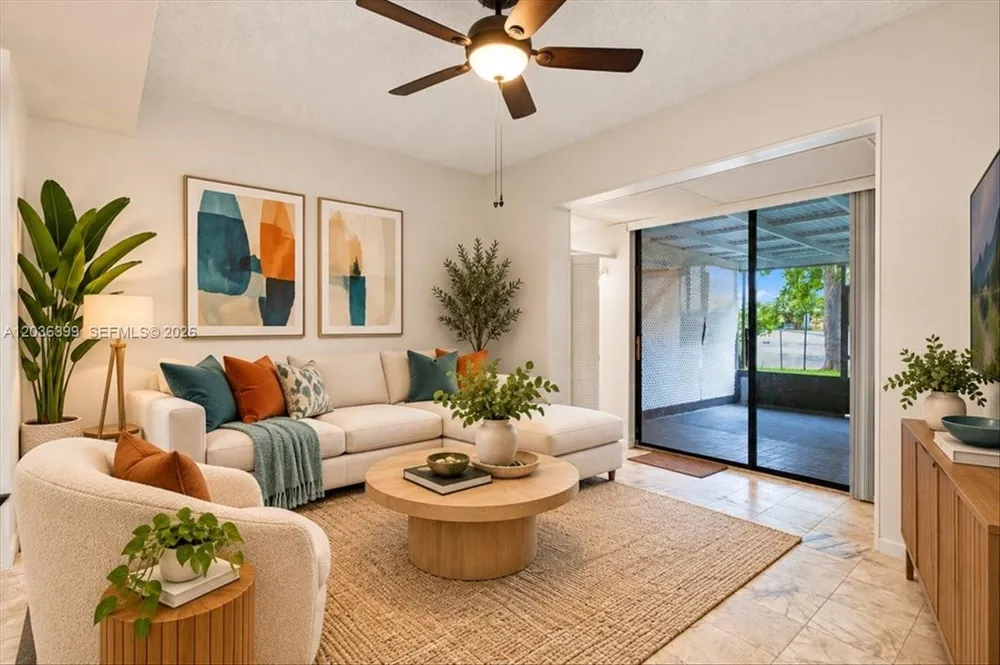 8902 Palm Tree Ln #8902 Pembroke Pines, FL 33024