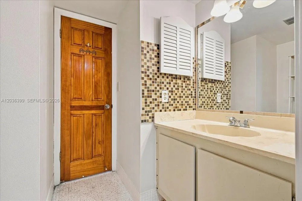 8902 Palm Tree Ln #8902 Pembroke Pines, FL 33024