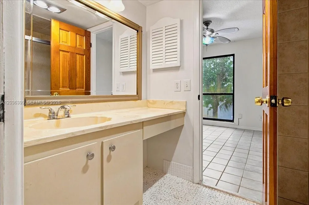 8902 Palm Tree Ln #8902 Pembroke Pines, FL 33024