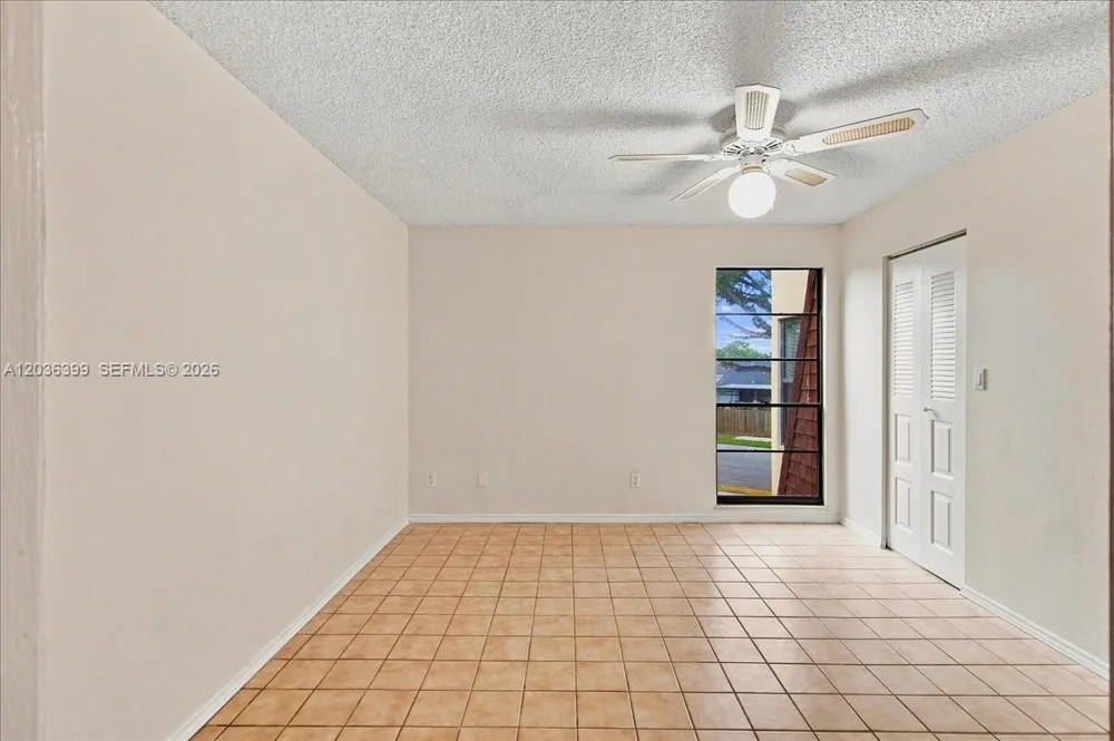 8902 Palm Tree Ln #8902 Pembroke Pines, FL 33024