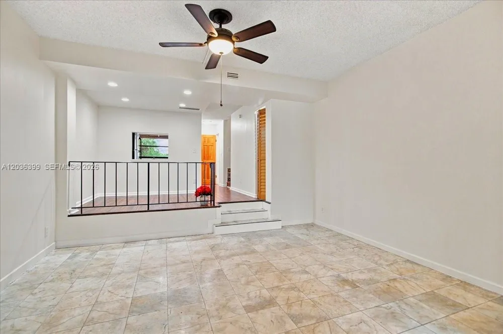 8902 Palm Tree Ln #8902 Pembroke Pines, FL 33024