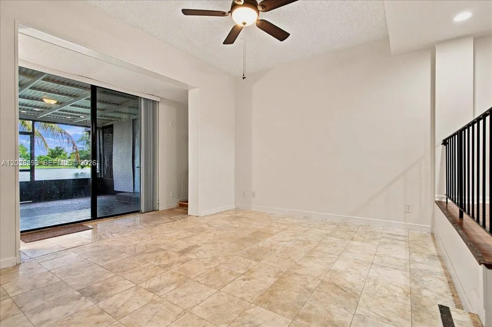 8902 Palm Tree Ln #8902 Pembroke Pines, FL 33024