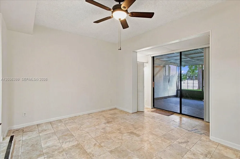 8902 Palm Tree Ln #8902 Pembroke Pines, FL 33024