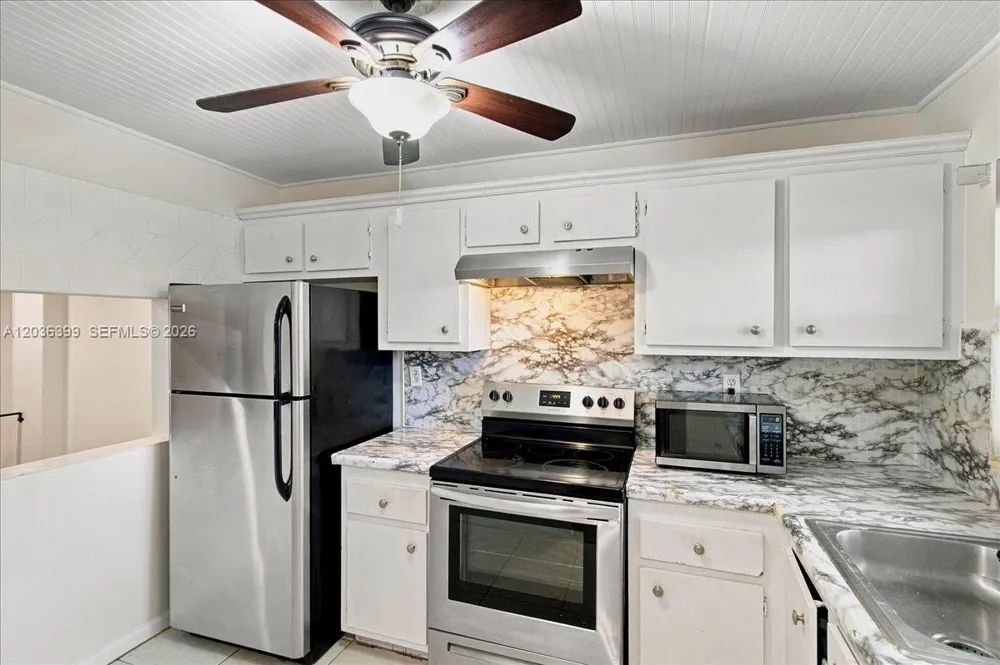 8902 Palm Tree Ln #8902 Pembroke Pines, FL 33024