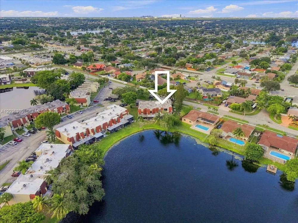 8902 Palm Tree Ln #8902 Pembroke Pines, FL 33024