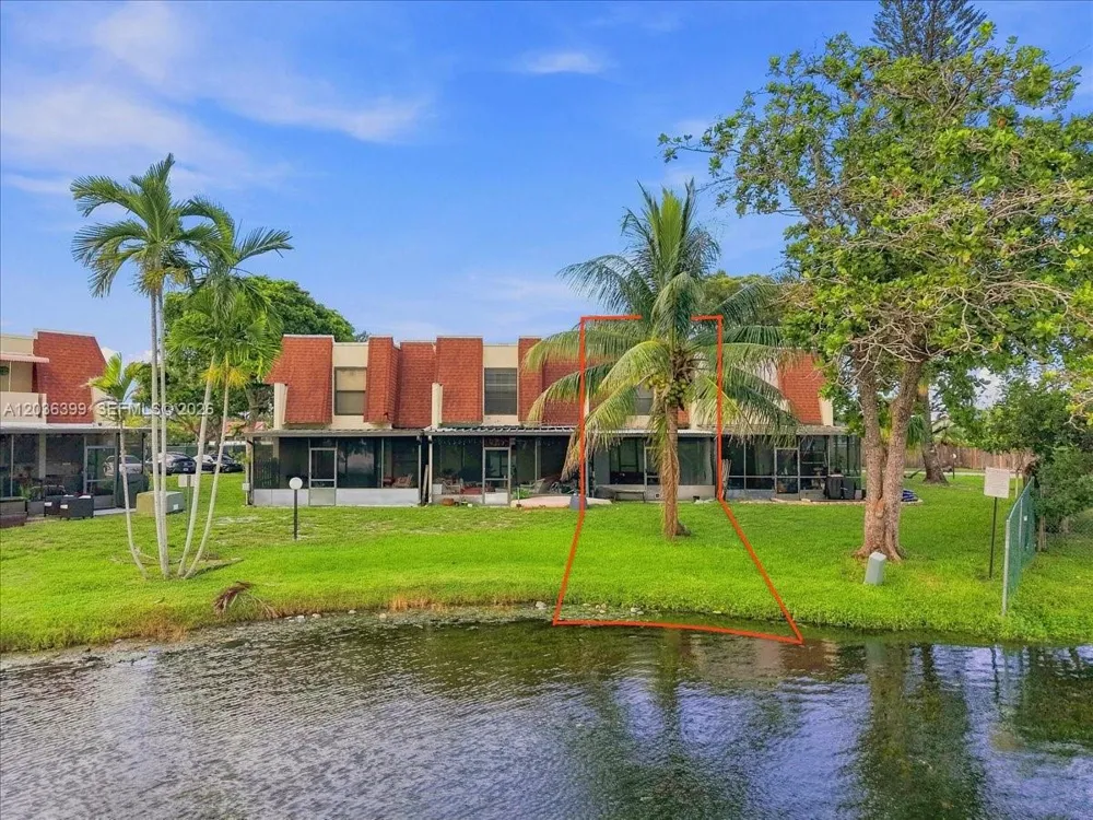 8902 Palm Tree Ln #8902 Pembroke Pines, FL 33024