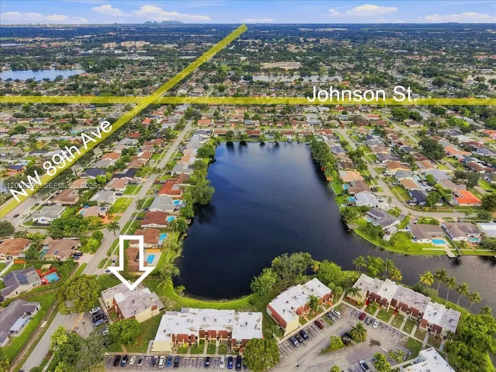 8902 Palm Tree Ln #8902 Pembroke Pines, FL 33024