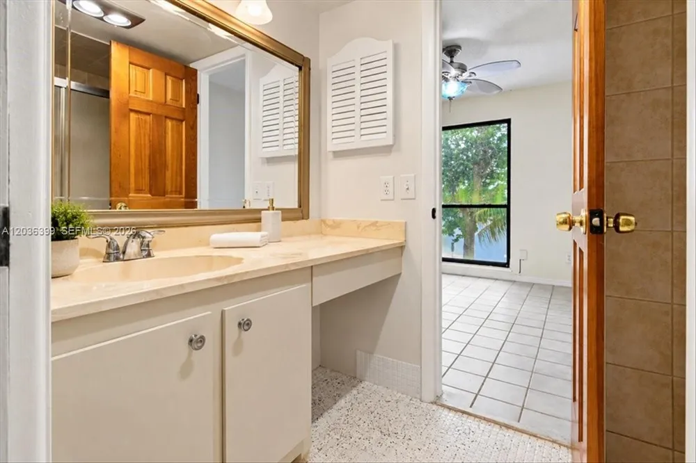 8902 Palm Tree Ln #8902 Pembroke Pines, FL 33024