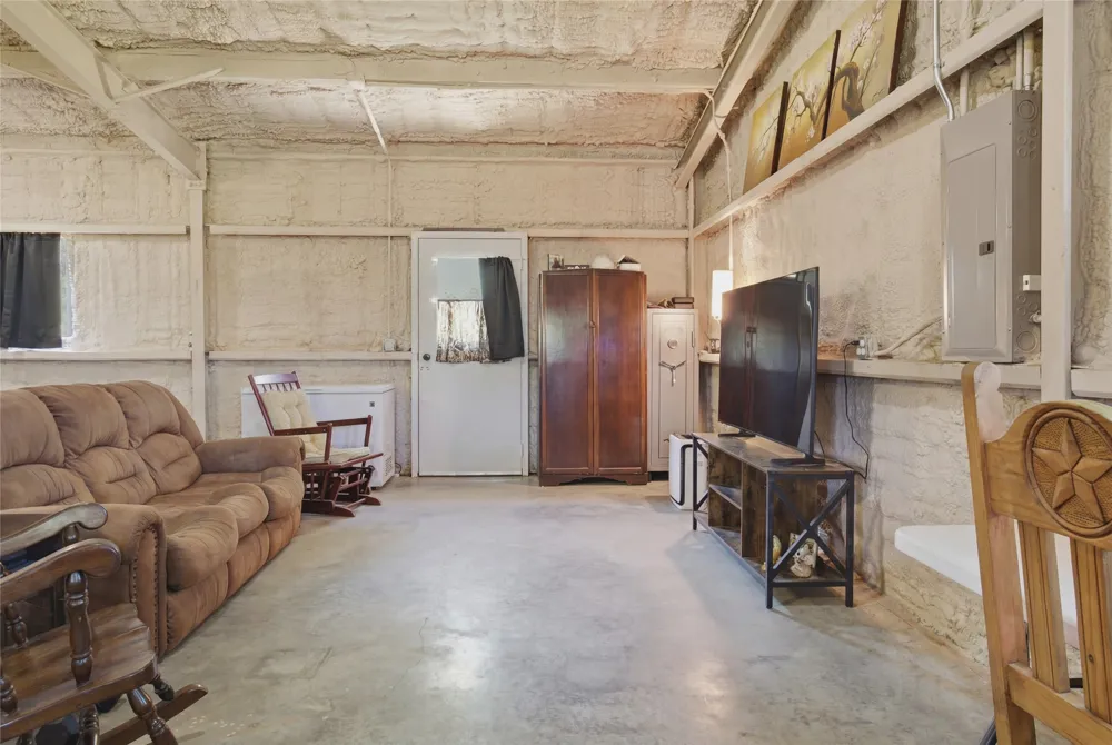 500 County Road 1300 Lake Creek, TX 75450