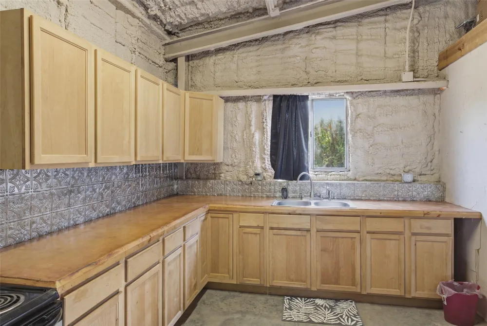 500 County Road 1300 Lake Creek, TX 75450