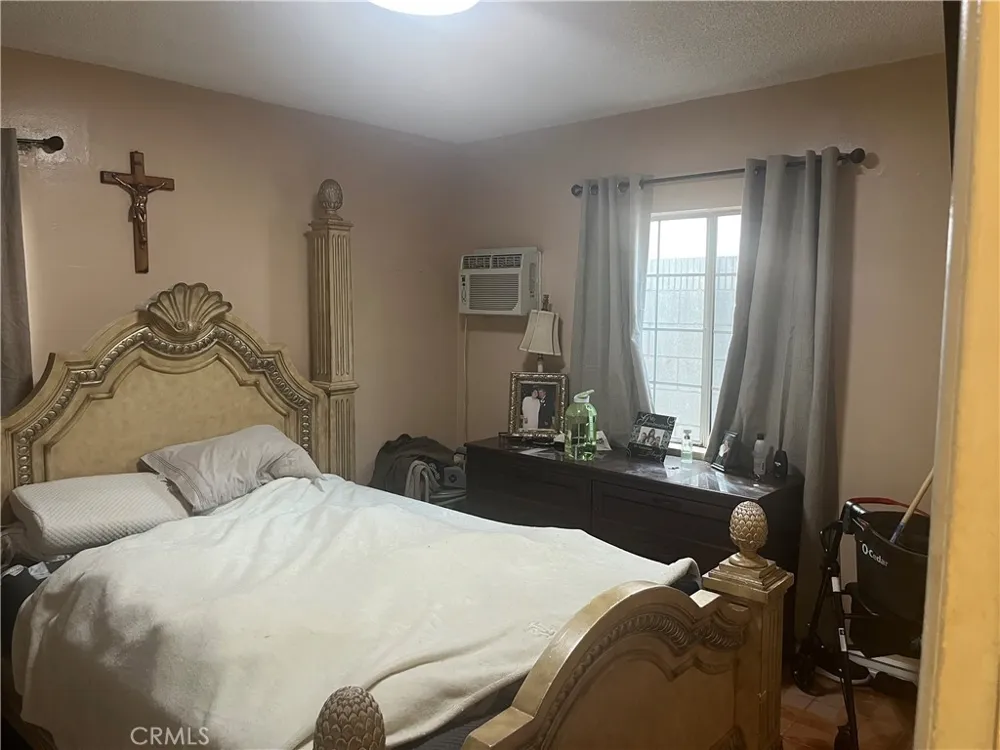 531 S Bonnie Beach Los Angeles, CA 90063
