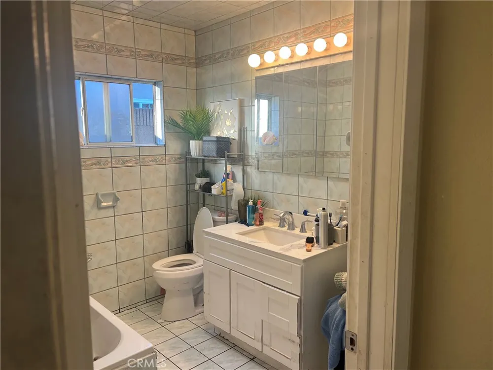 531 S Bonnie Beach Los Angeles, CA 90063