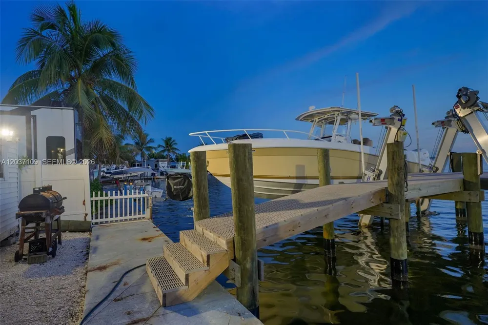 325 Calusa St Key Largo, FL 33037