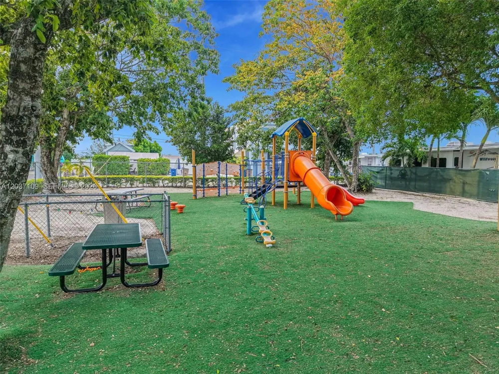 325 Calusa St Key Largo, FL 33037