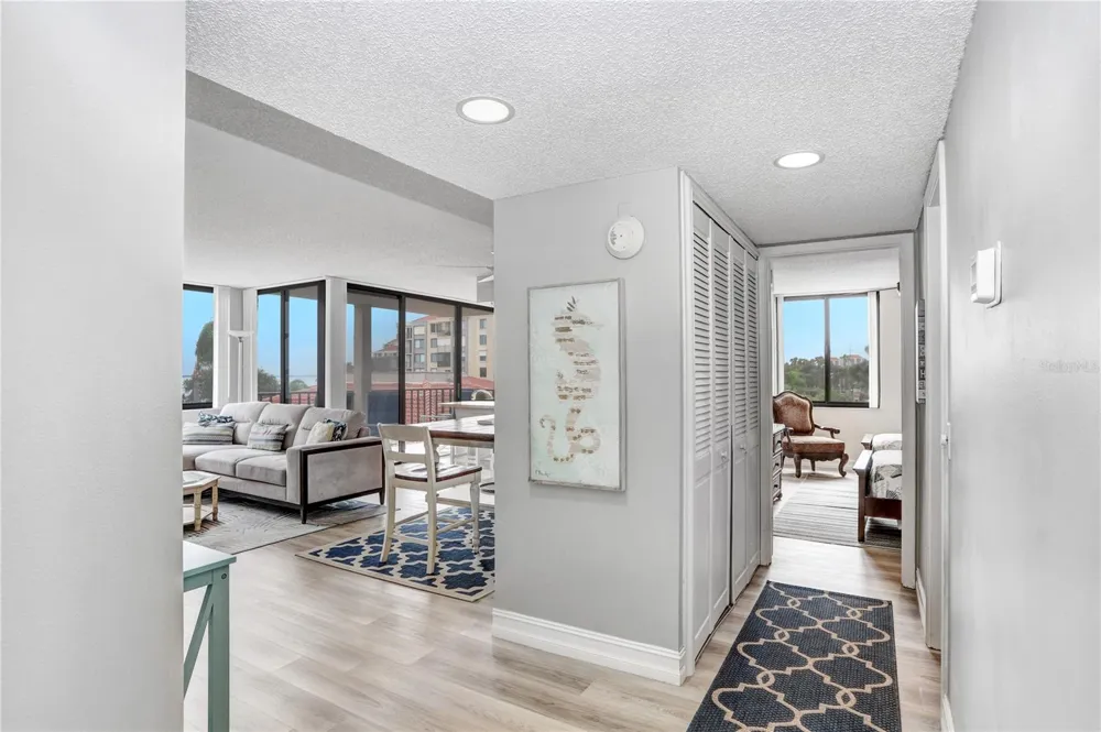 6104 PALMA DEL MAR BOULEVARD S #302 St Petersburg, FL 33715