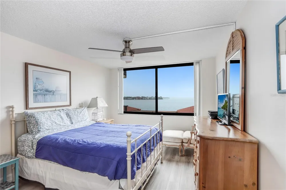 6104 PALMA DEL MAR BOULEVARD S #302 St Petersburg, FL 33715