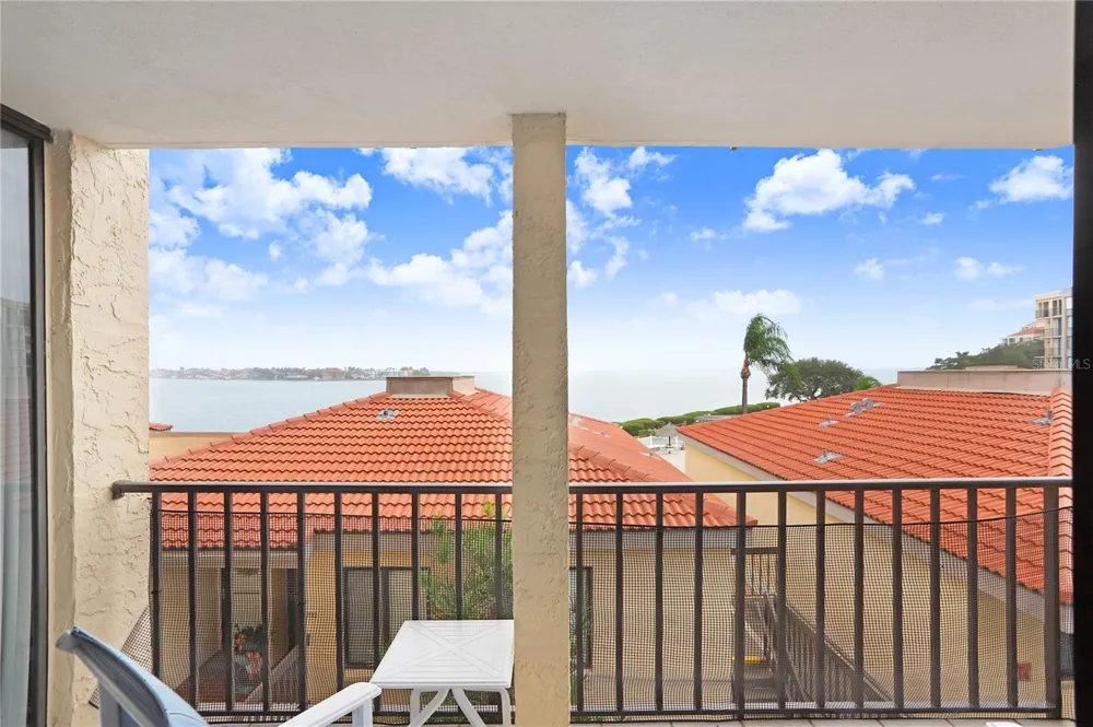 6104 PALMA DEL MAR BOULEVARD S #302 St Petersburg, FL 33715