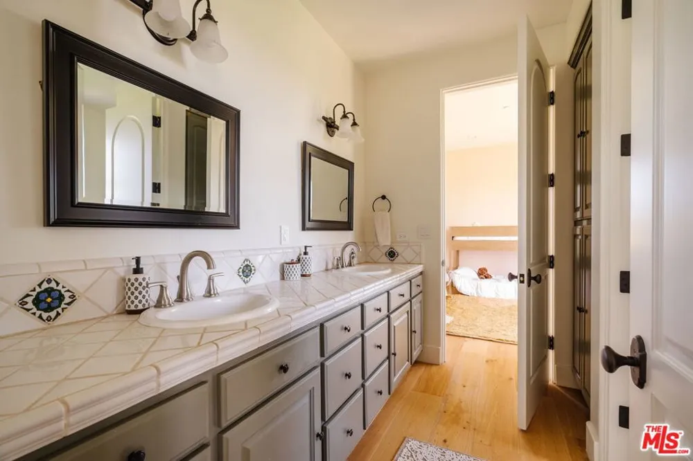 2656 Vista Del Mar Road Topanga, CA 90290
