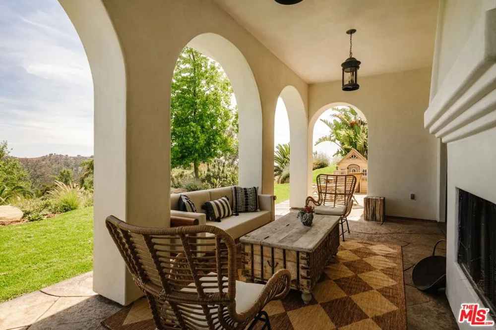 2656 Vista Del Mar Road Topanga, CA 90290