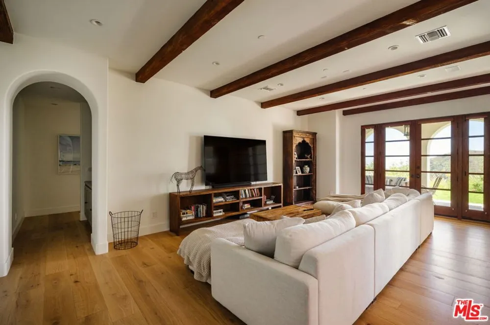 2656 Vista Del Mar Road Topanga, CA 90290