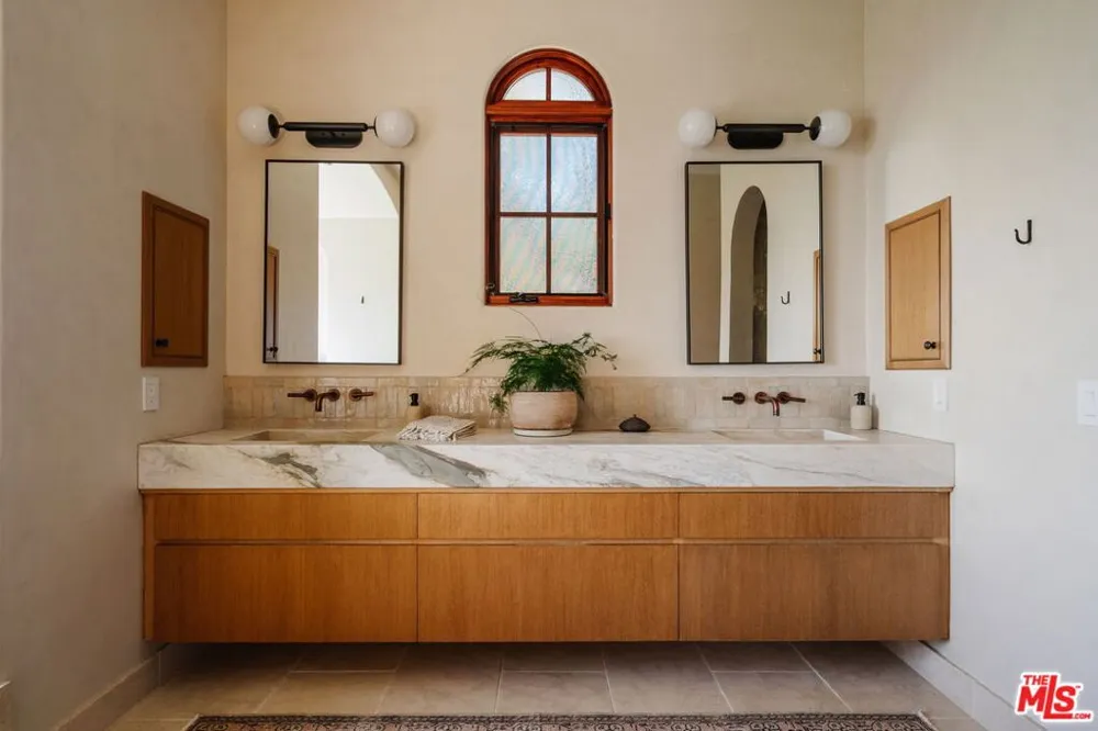 2656 Vista Del Mar Road Topanga, CA 90290