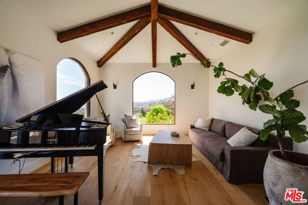 2656 Vista Del Mar Road Topanga, CA 90290