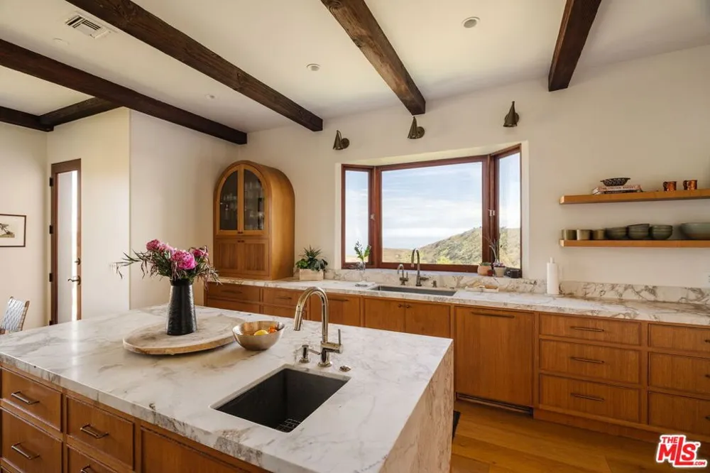 2656 Vista Del Mar Road Topanga, CA 90290