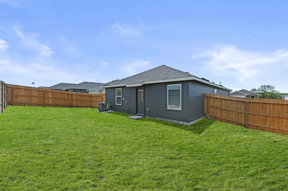 307 Wild Goose Drive Luling, TX 78648