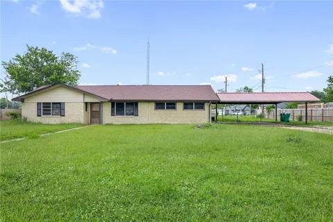 305 W School Street
