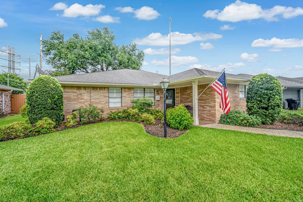 1330 Foxwood Road Houston, TX 77008
